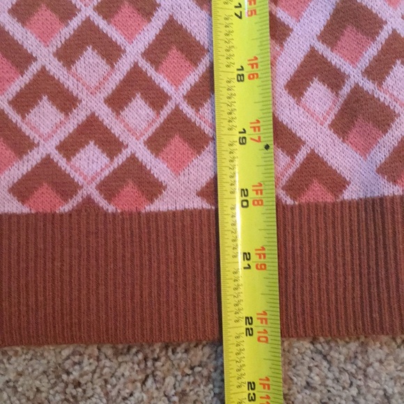 A new day pink, salmon and brown small sweater - Picture 4 of 5